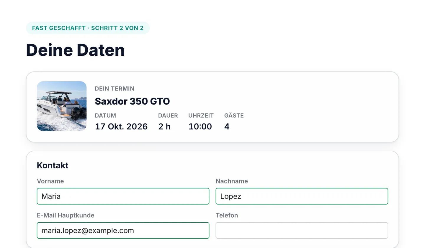 Anfrageformular auf der Buchungsseite des Betreibers: Saxdor 350 GTO, 17. Oktober, 2 Stunden ab 10:00, 4 Gäste, die Kontaktdaten des Kunden werden gerade ausgefüllt